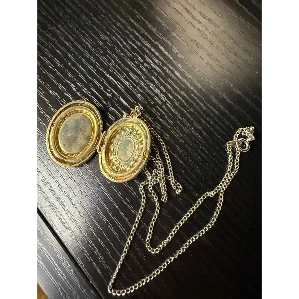 N/A vintage cameo